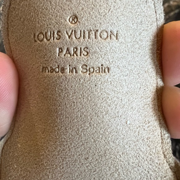 Louis Vuitton Case - Picture 3 of 4